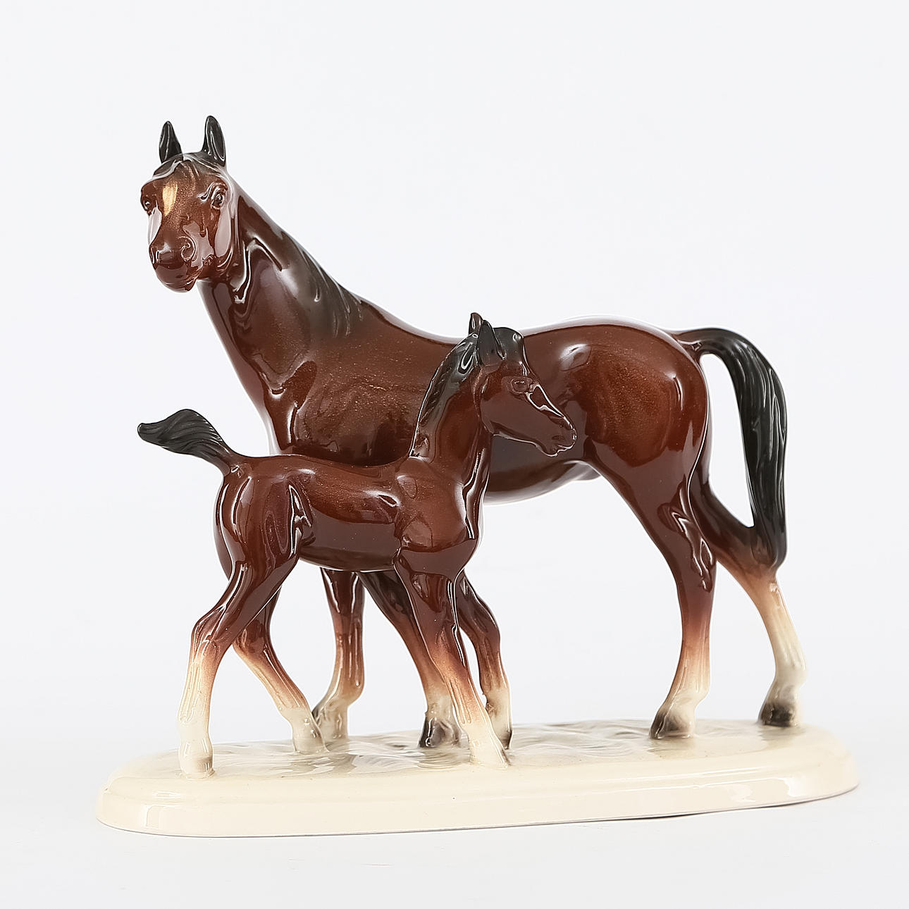 FIGURIN, porslin, hästar.