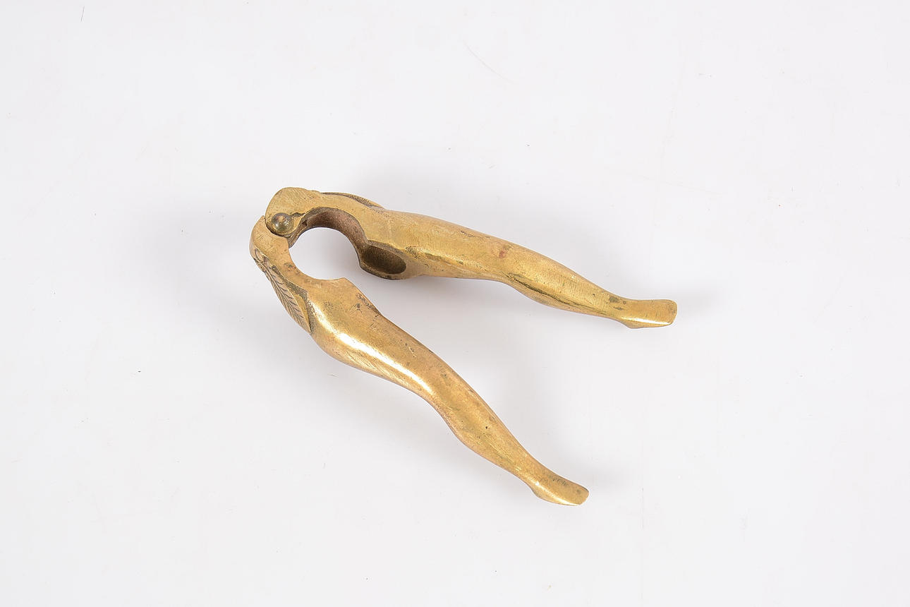 NUT BUTTONS, Damben, brass, 1900s.