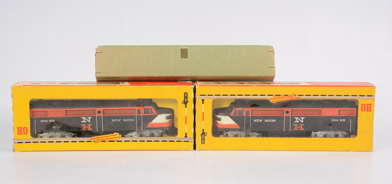 MODELLTÅG FLEISCHMANN, 2 st lok, modell 1341.