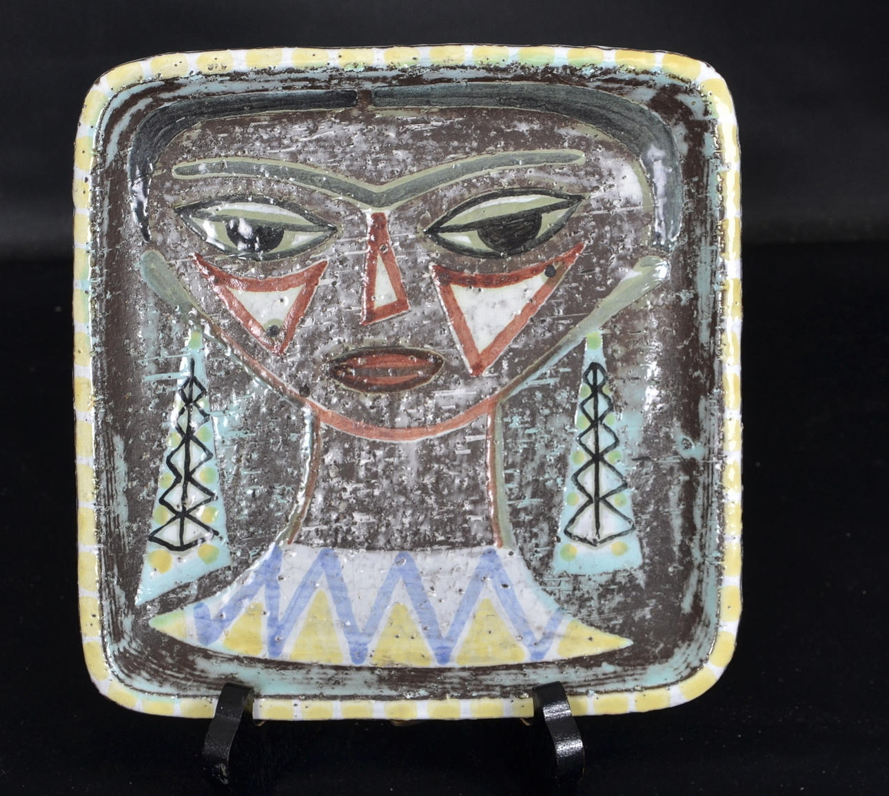 MARI SIMULSSON. Fat, Uppsala Ekeby.