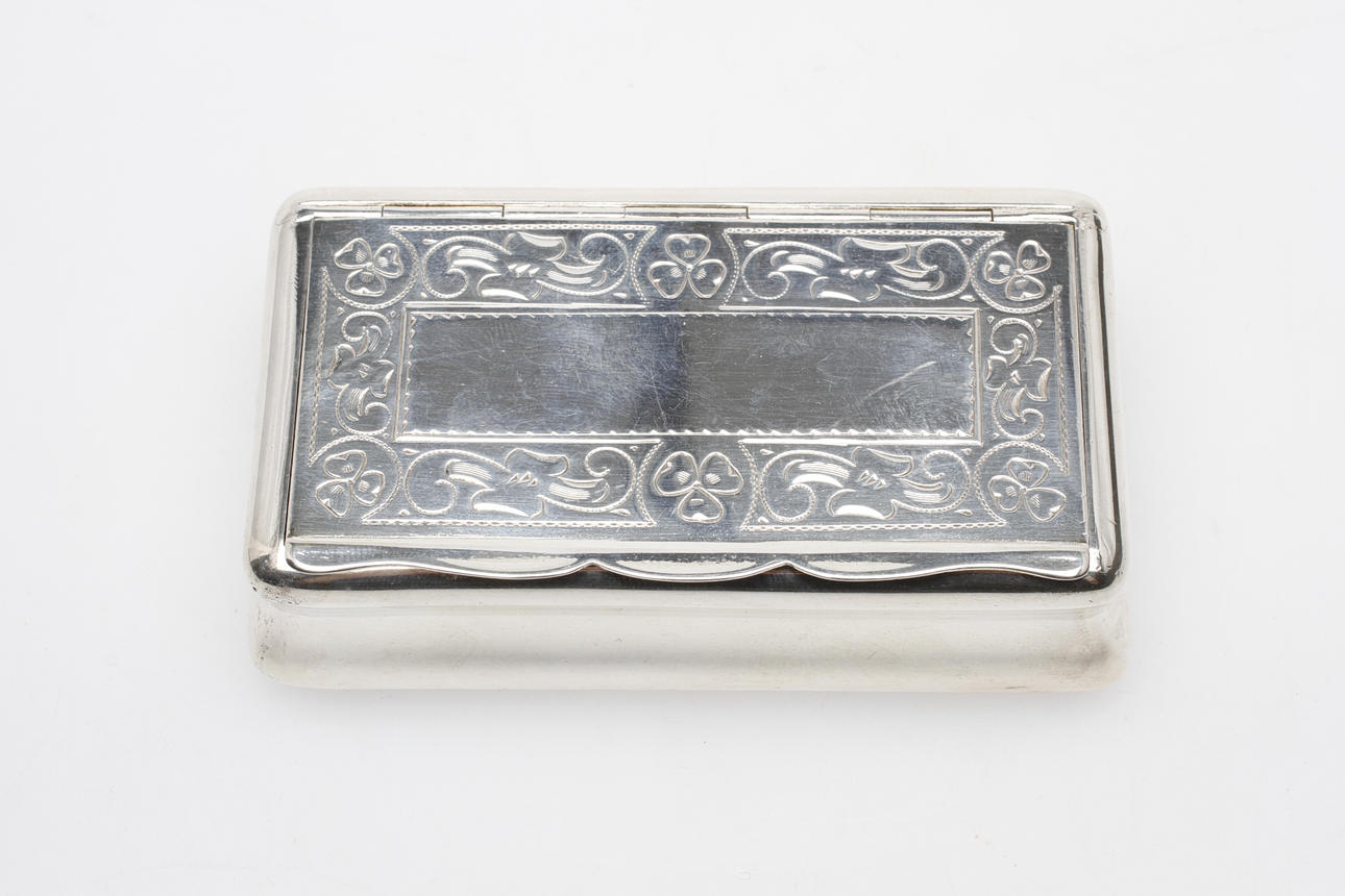 SNUSDOSA, silver, vikt ca 118,6 gram.