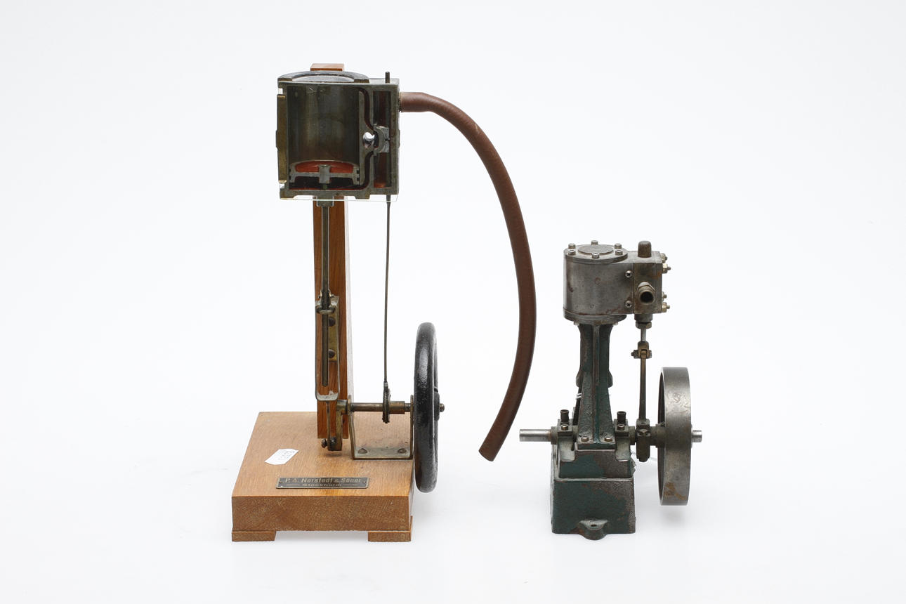 ÅNGMASKINSMODELLER, 2 st, 1900-talets första hälft.