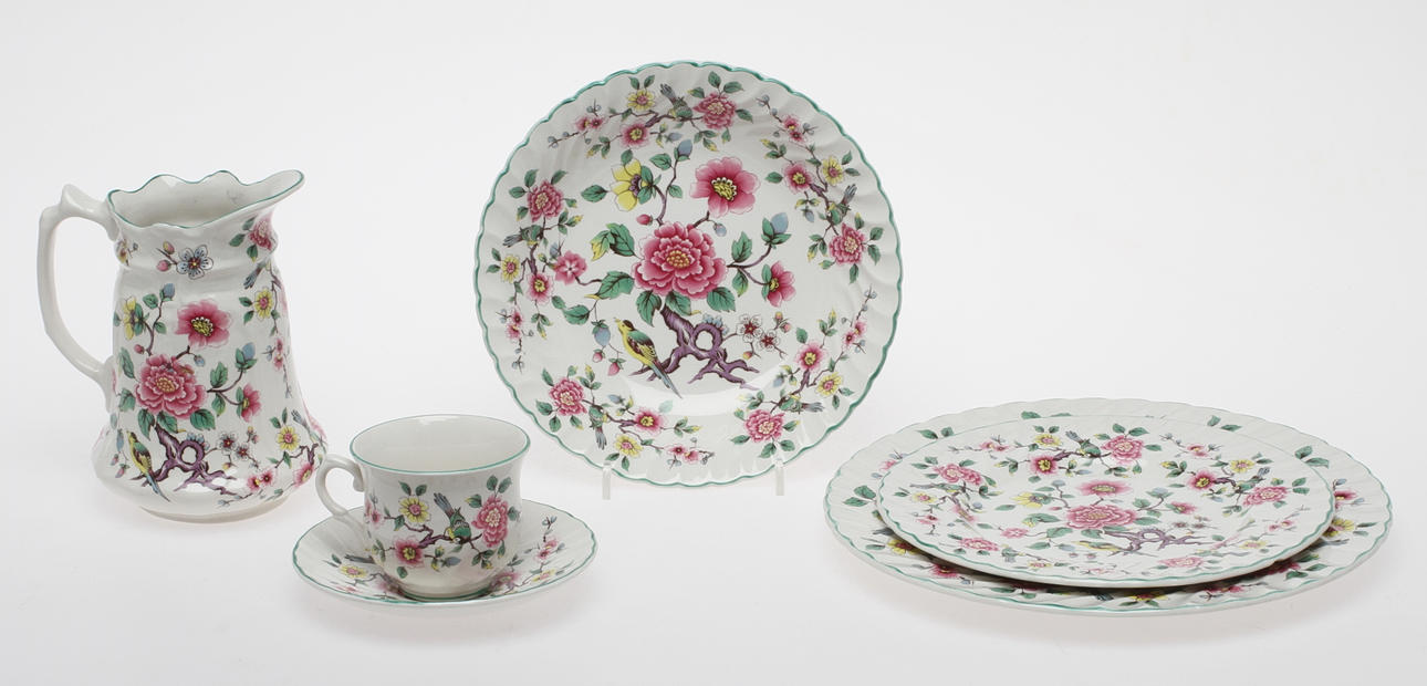 SERVISDELAR, 22 delar, porslin, "Chinese Rose" Old Foley James Kent LDT England.