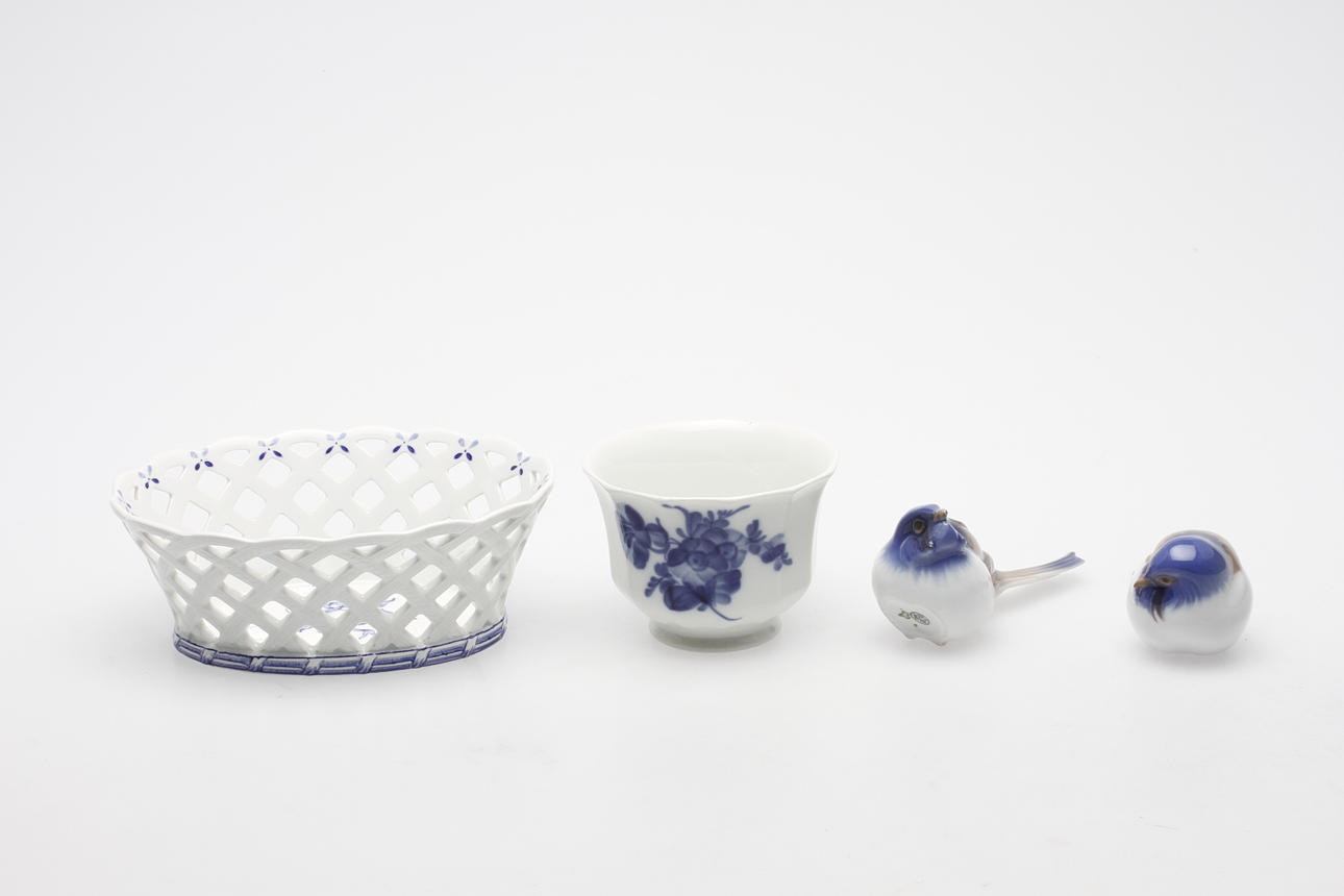 KERAMIKFÖREMÅL, 4 delar, porslin, Rörstrand, Bing&Gröndahl och Royal Copenhagen.