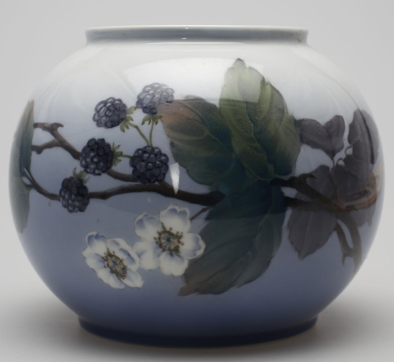 VAS, porslin, Royal Copenhagen, Danmark.