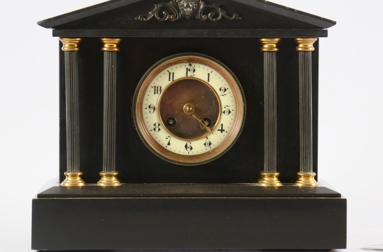 BORDSUR, stenmassa, 1900-tal.