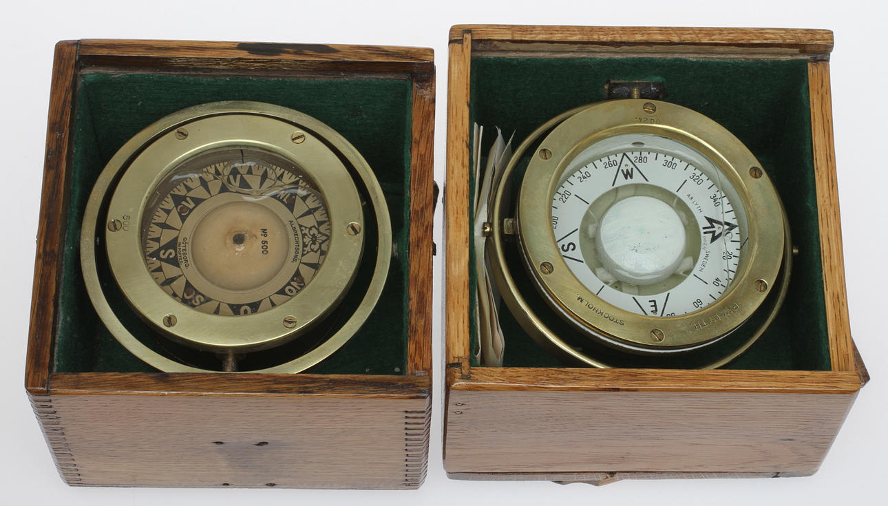 KOMPASSER, 2 st, bland annat AB Lyth Sweden, 1900-tal.