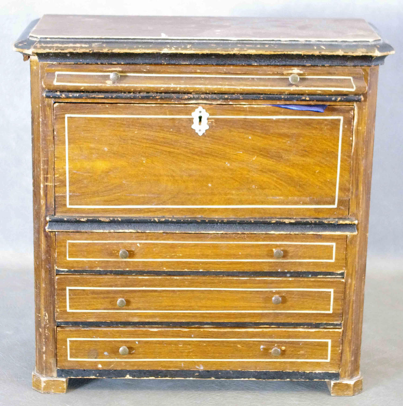 MINIATYRSEKRETÄR, 1800-tal, drickamålad fur.