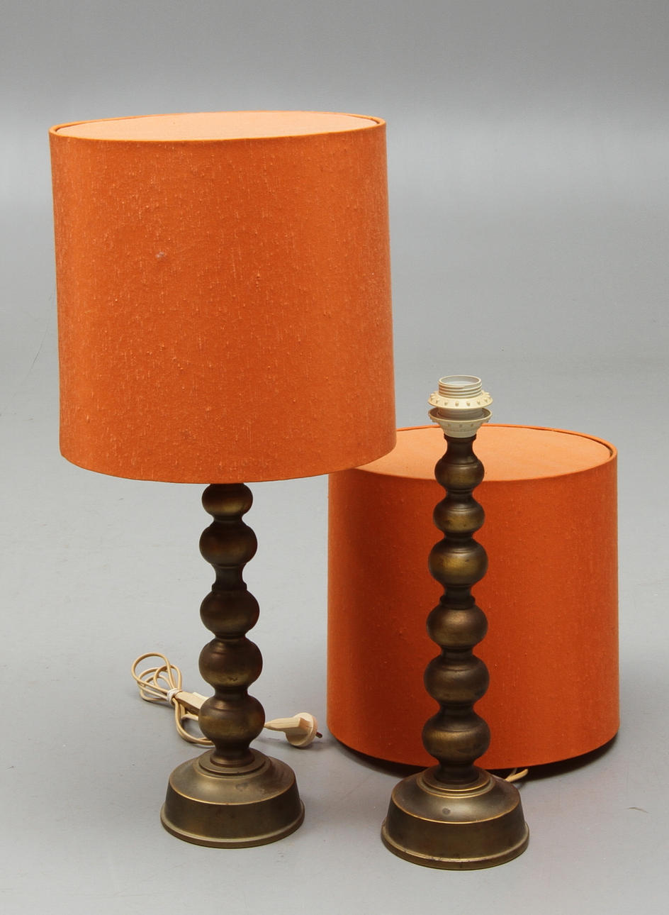 BORDSLAMPOR, 2 st, gulmetall, 1900-tal.