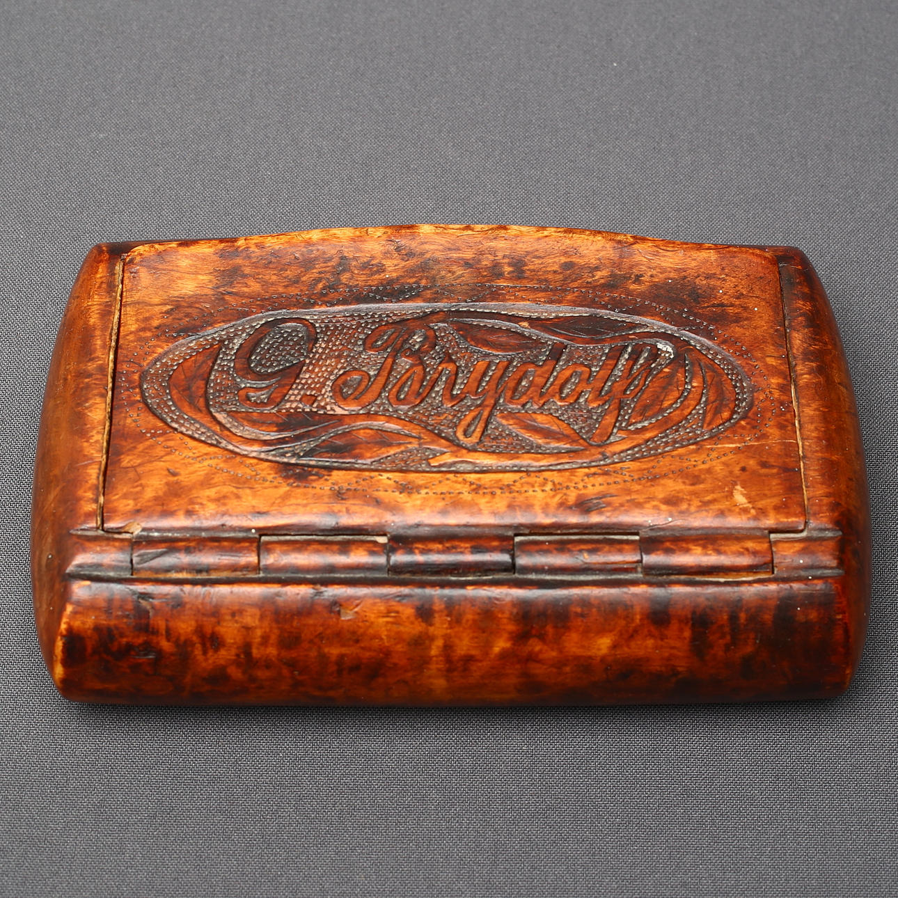 SNUFF BOX, wood, "G. Brydolf", 19th century.