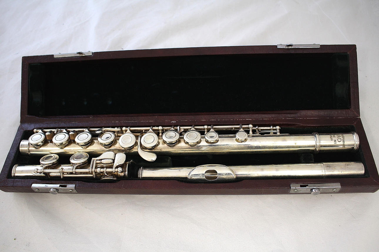 CROSS FLUTE, in case, IWAO, model ns Tokyo. Collectables
