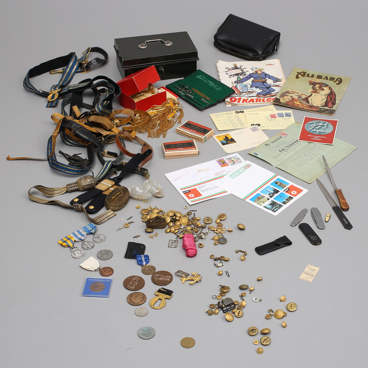 COLLECTORS, militaria, SJ, Volvo, tobacco, penknives, medals etc.  Miscellaneous - Miscellaneous