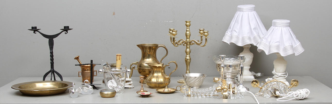 METALL, GLAS och BELYSNINGSFÖREMÅL, 1900-tal.