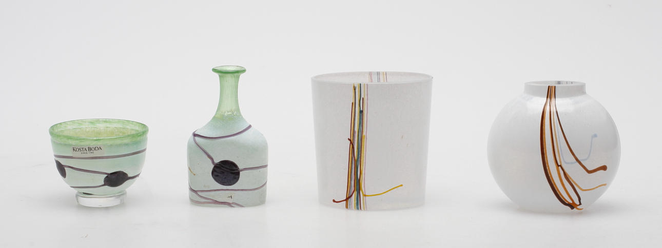 GLASFÖREMÅL, 4 delar, Bertil Vallien, Kosta Boda.