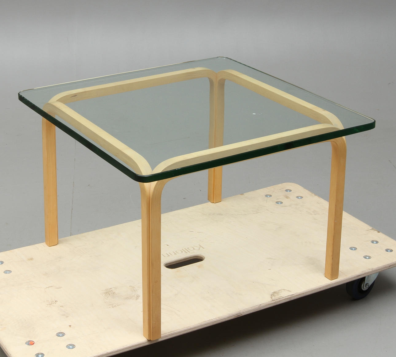 SOFFBORD med glasskiva, "Y805" design Alvar Aalto Finland.