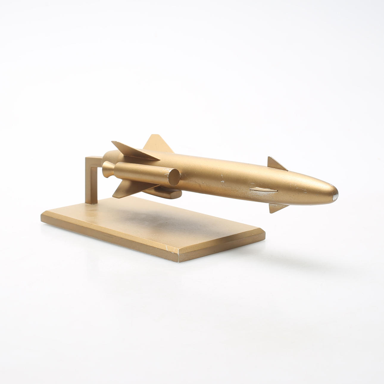 MODELLROBOT, SAAB Robot 15 på stativ.