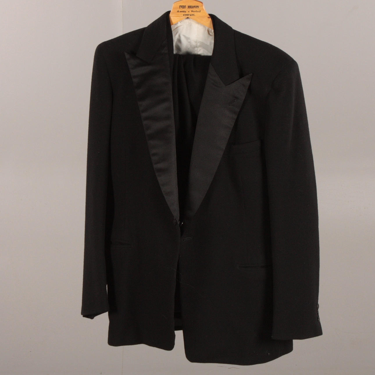 KOSTYM, 3 delar, BBS Örnkläder.