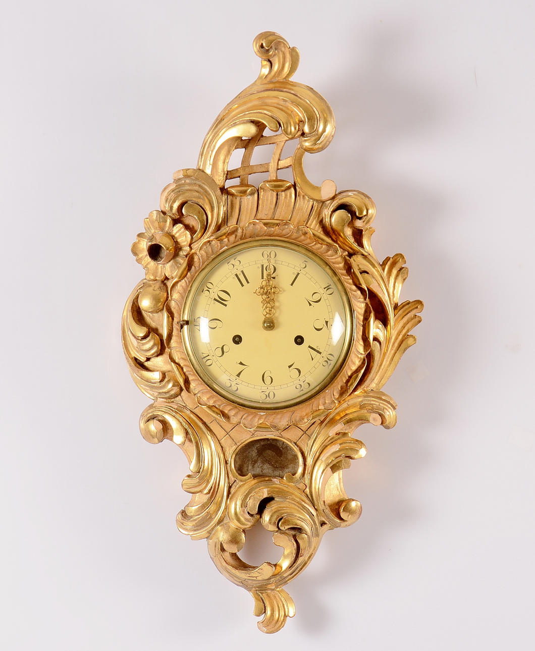 VÄGGPENDYL, Rokokostil, förgylld. 1900-talets mitt.