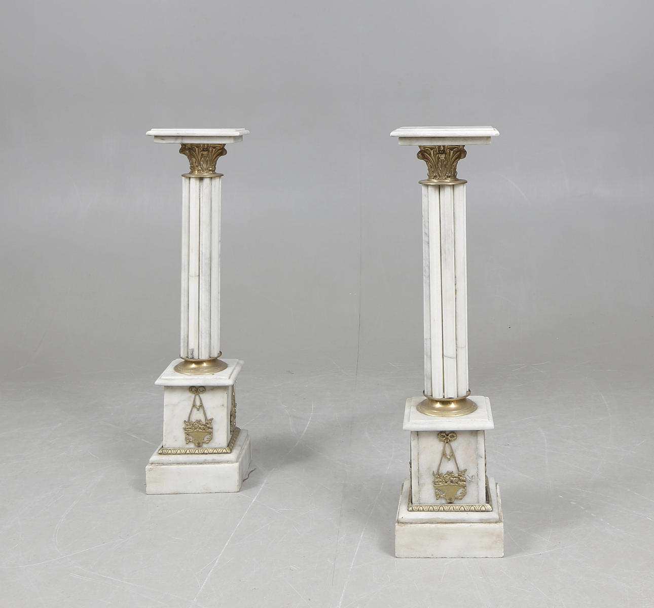 PEDISTALER, ett par, empirestil, 1900-tal.