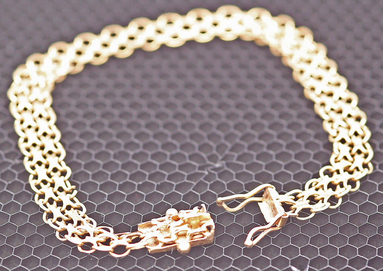 ARMBAND, X-länk, 18K, otydliga stämplar, Stockholm.