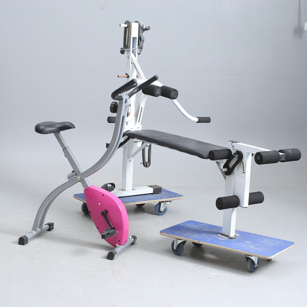 TRAININGSGERÄTE, zwei Stck.