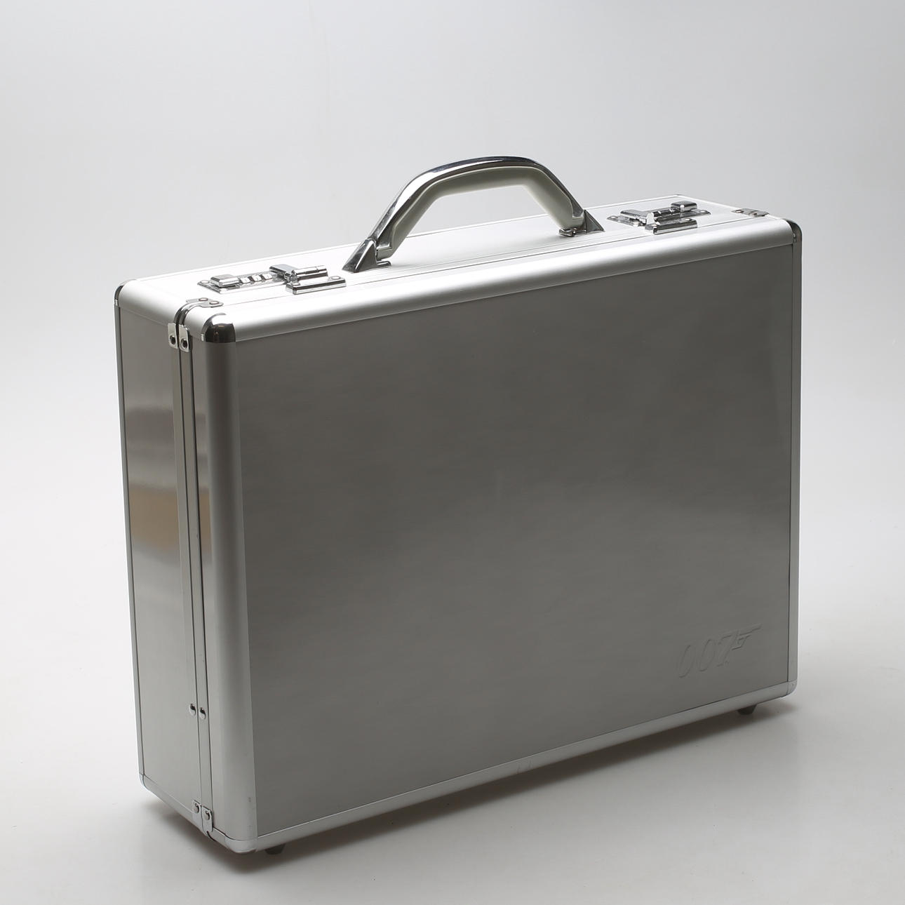 DVD-SAMMLUNG IN TASCHE, 20 Doppel-DVDs, James Bond 007.