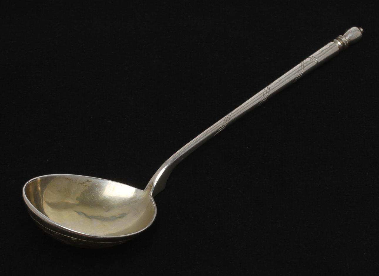 SKED, silver, Fyodor Ivanov Moskva Ryssland, daterad 1864. Vikt 64 gram.