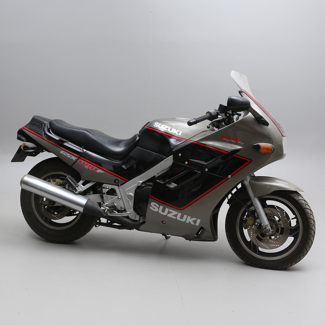 MOOTTORIPYÖRÄ, Suzuki, GSX 1100 F.