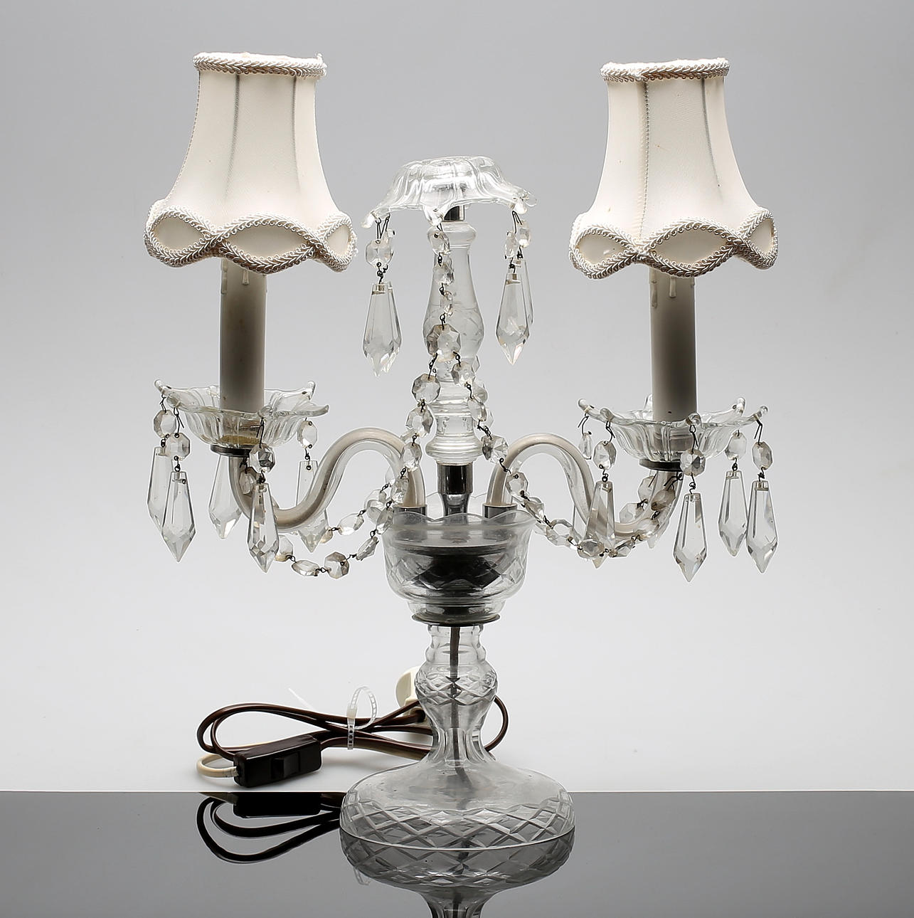 TABLE LAMP, mid-20th century.