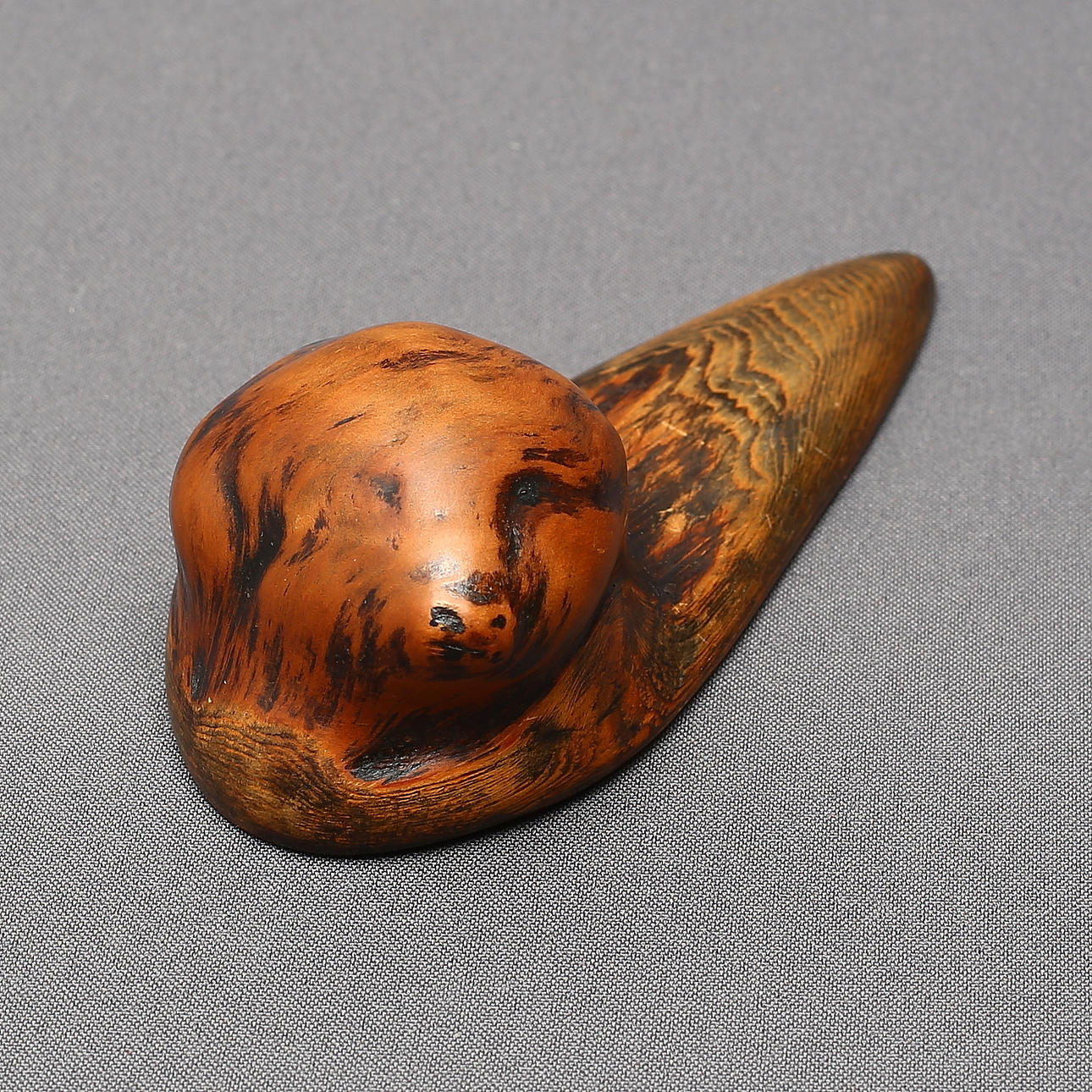 SNUSDOSA, snidat trä.