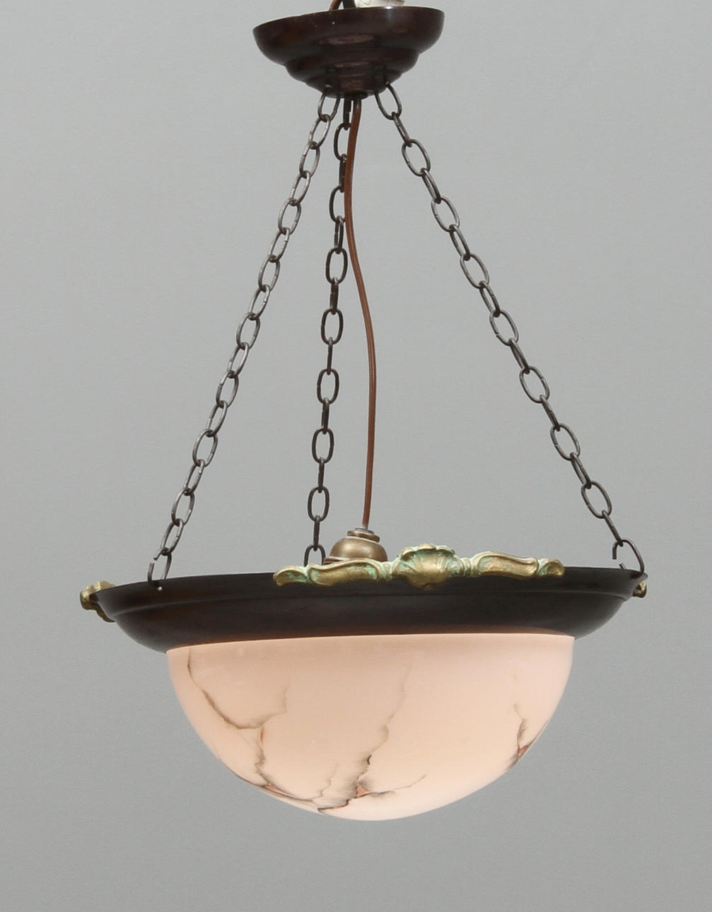 TAKAMPEL, rosa marmorerad glaskupa, 1900-talets första hälft.