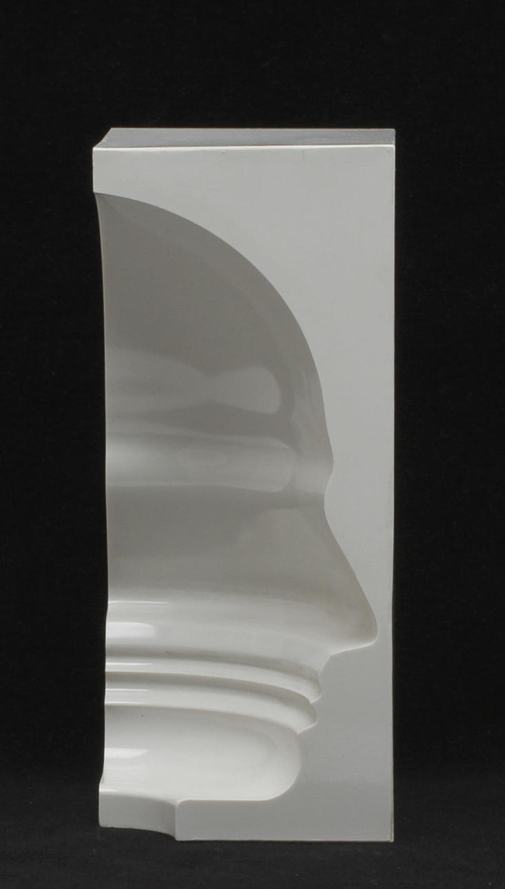 SIVERT LINDBLOM. Ansiktsprofil, plast, stämpelmärkt, 1968.