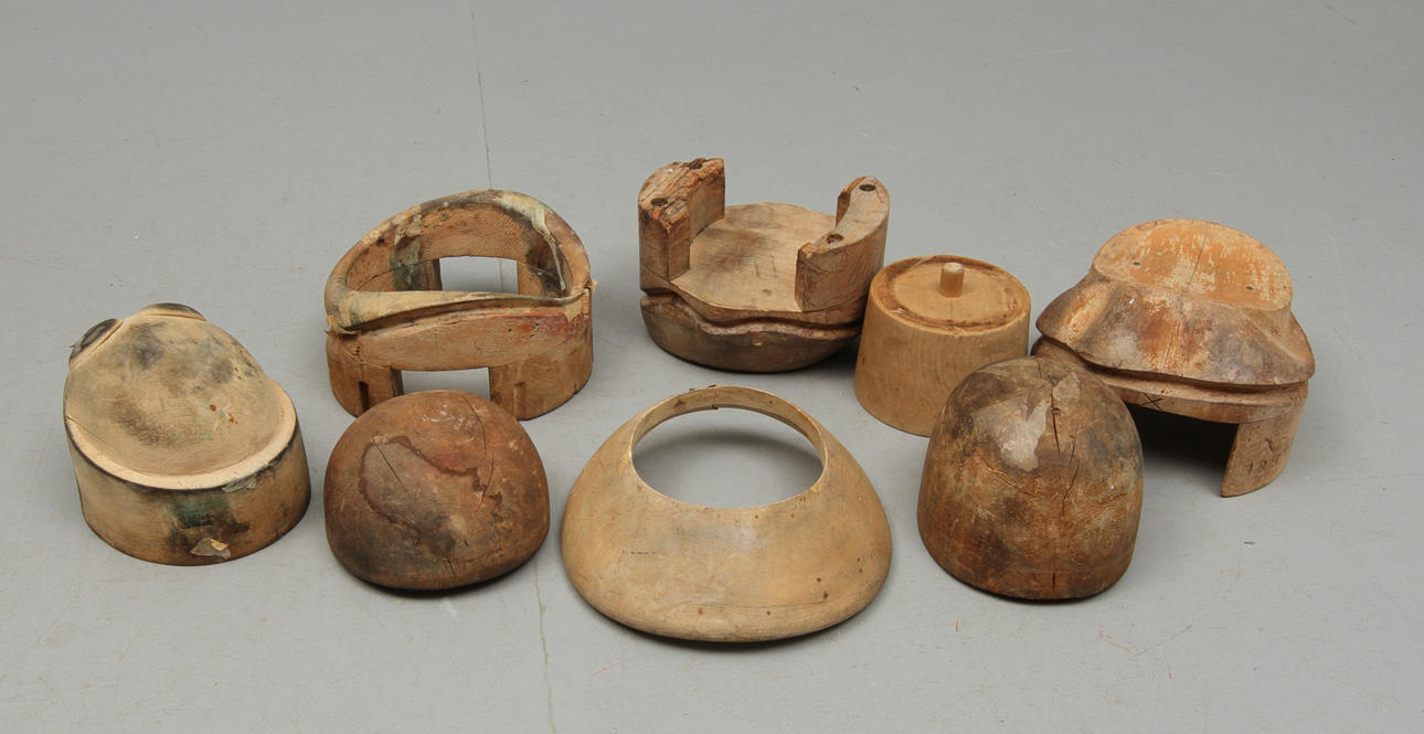 HATTSTOCKAR, 8 delar, trä.