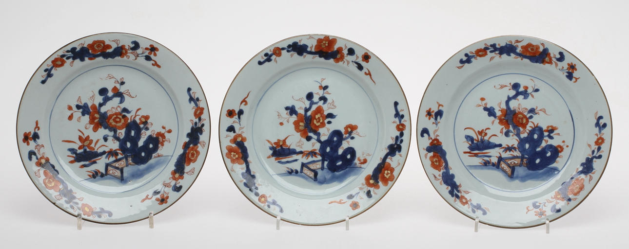 TALLRIKAR, 3 st, porslin, Imari, Kina.
