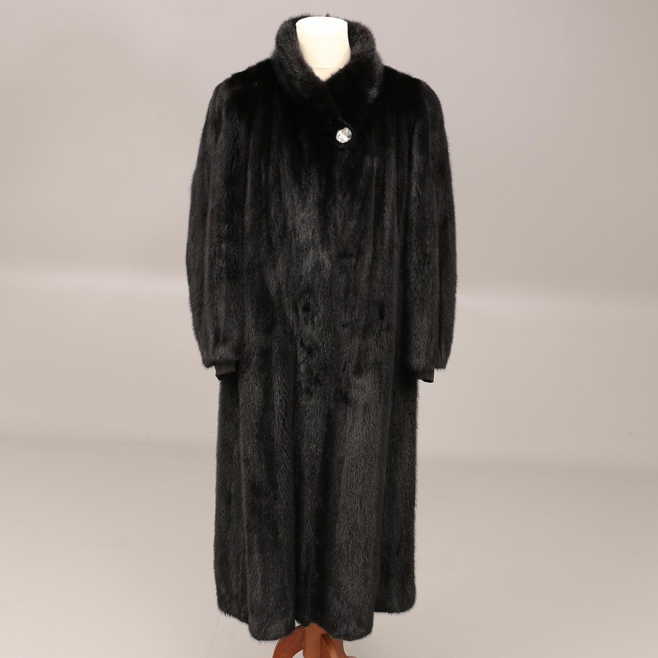 FUR, fully pulled, Saga Mink, Amoress.