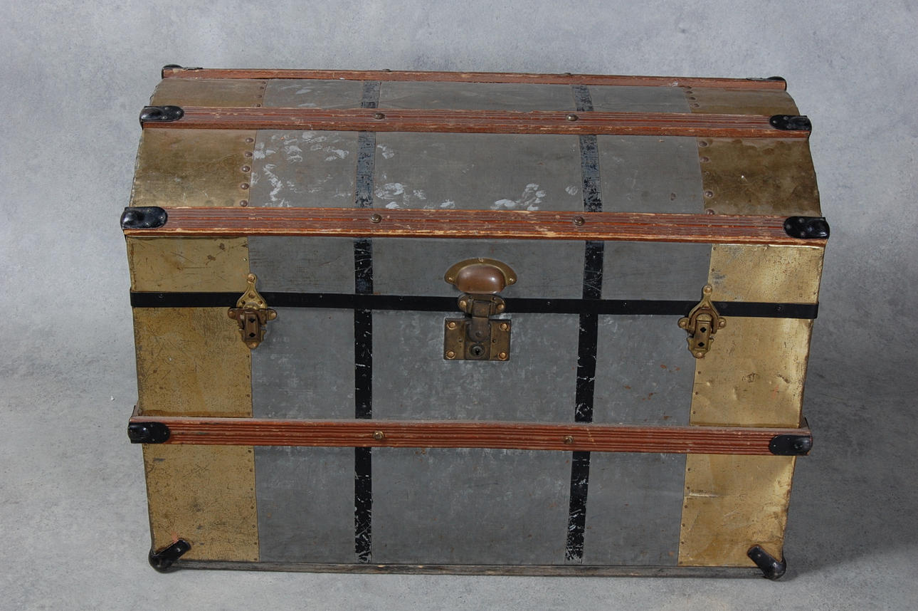 KOFFERT, 1900-talets första hälft.