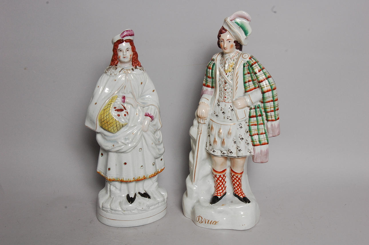 FIGURINER, 2 delar porslin, Staffordshire England.