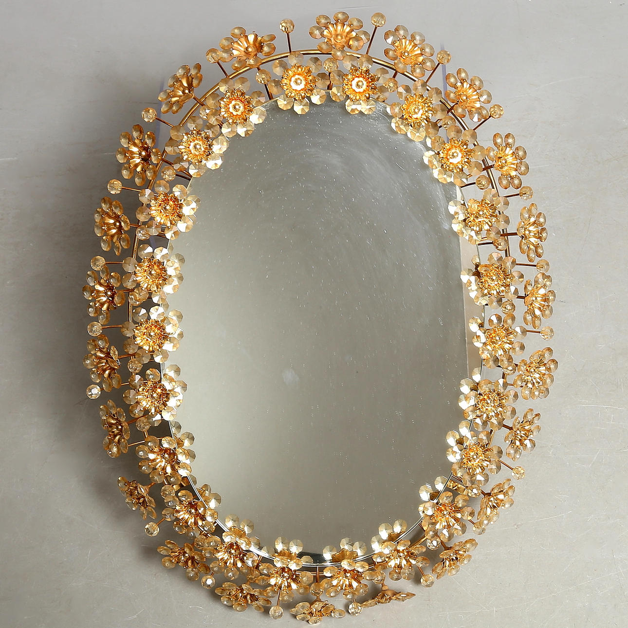 SPEGEL, med belysning, omkring 1960.