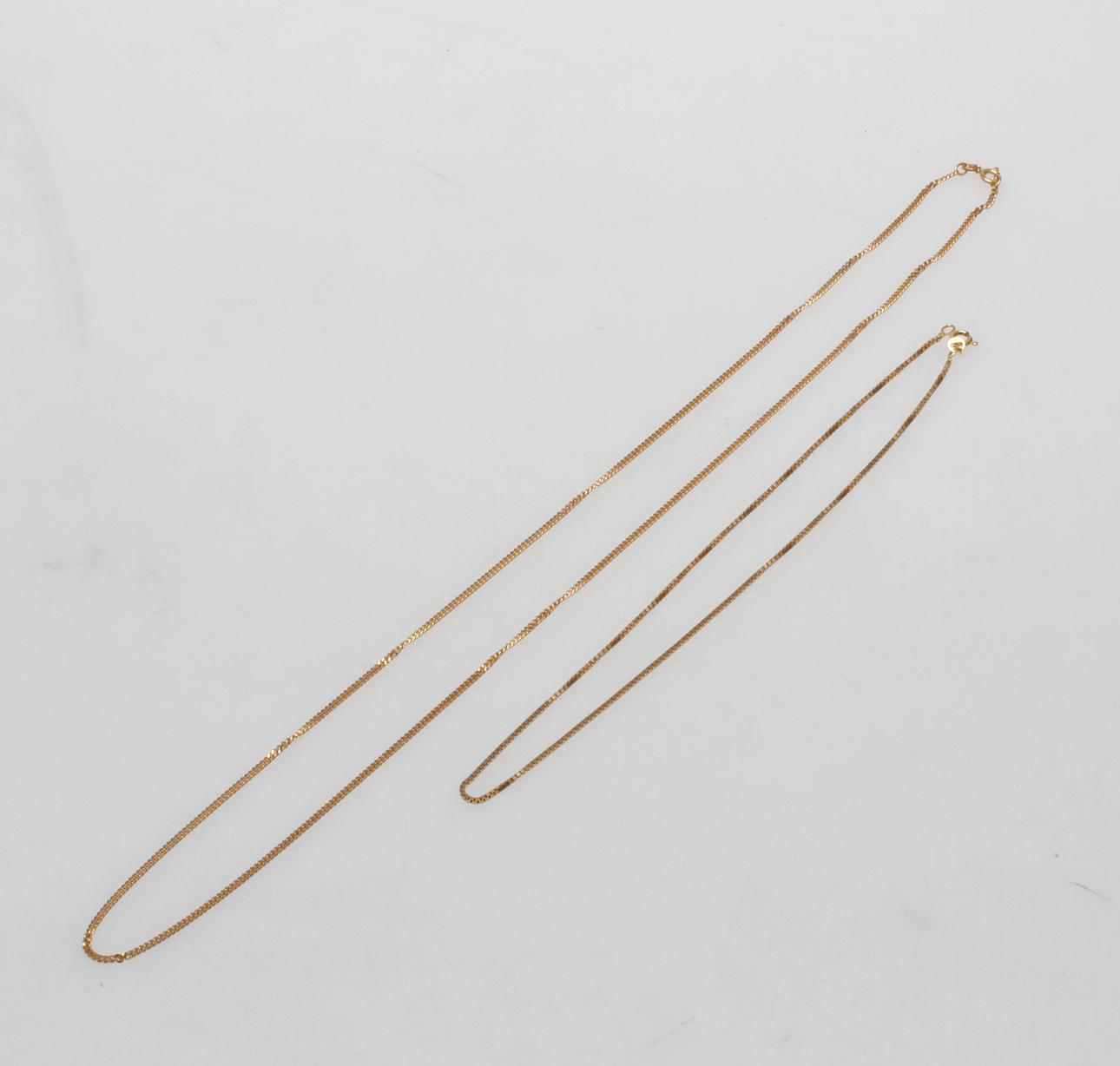 KEDJOR, 2 st, 18k guld, vikt ca 17,7 gram.