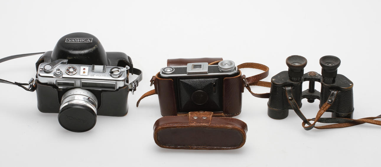 KAMEROR, 2 st, Yashica "Electro 35", Voigtländer och KIKARE, Telex, Carl Zeiss, Jena.