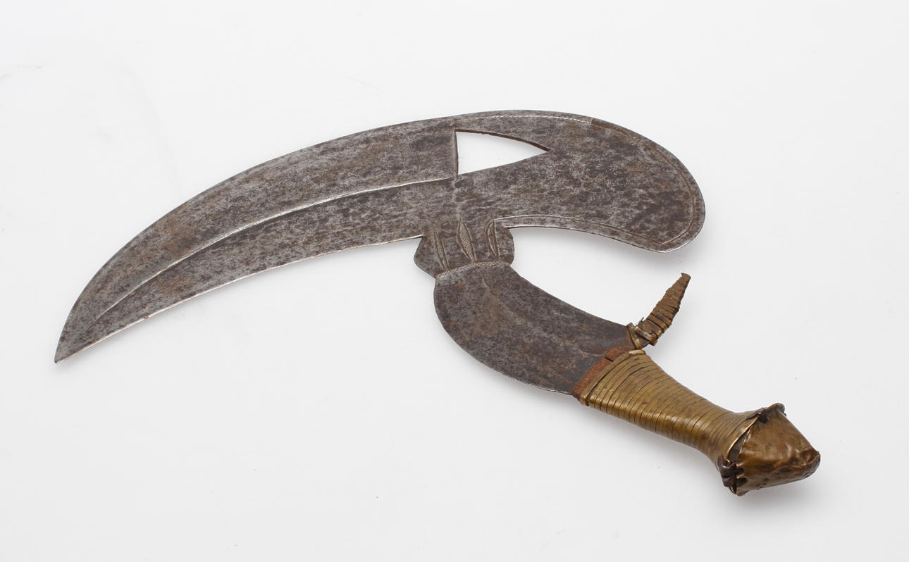 KASTKNIV, så kallad "Bird´s head" Sannolikt Gabon eller Zaire. Afrika. 1900-talets första hälft.