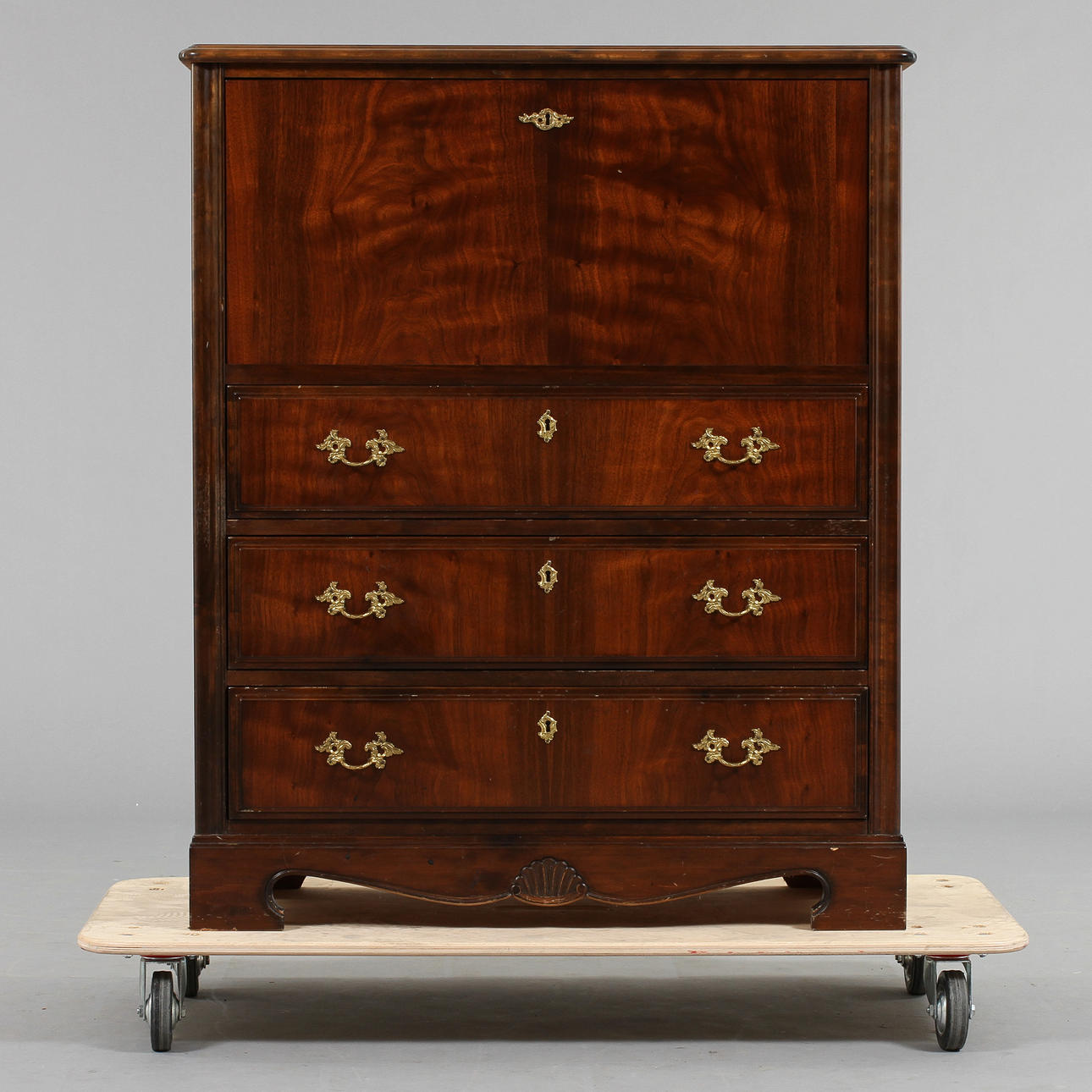 CHIFFONJÉ, 1900-tal.