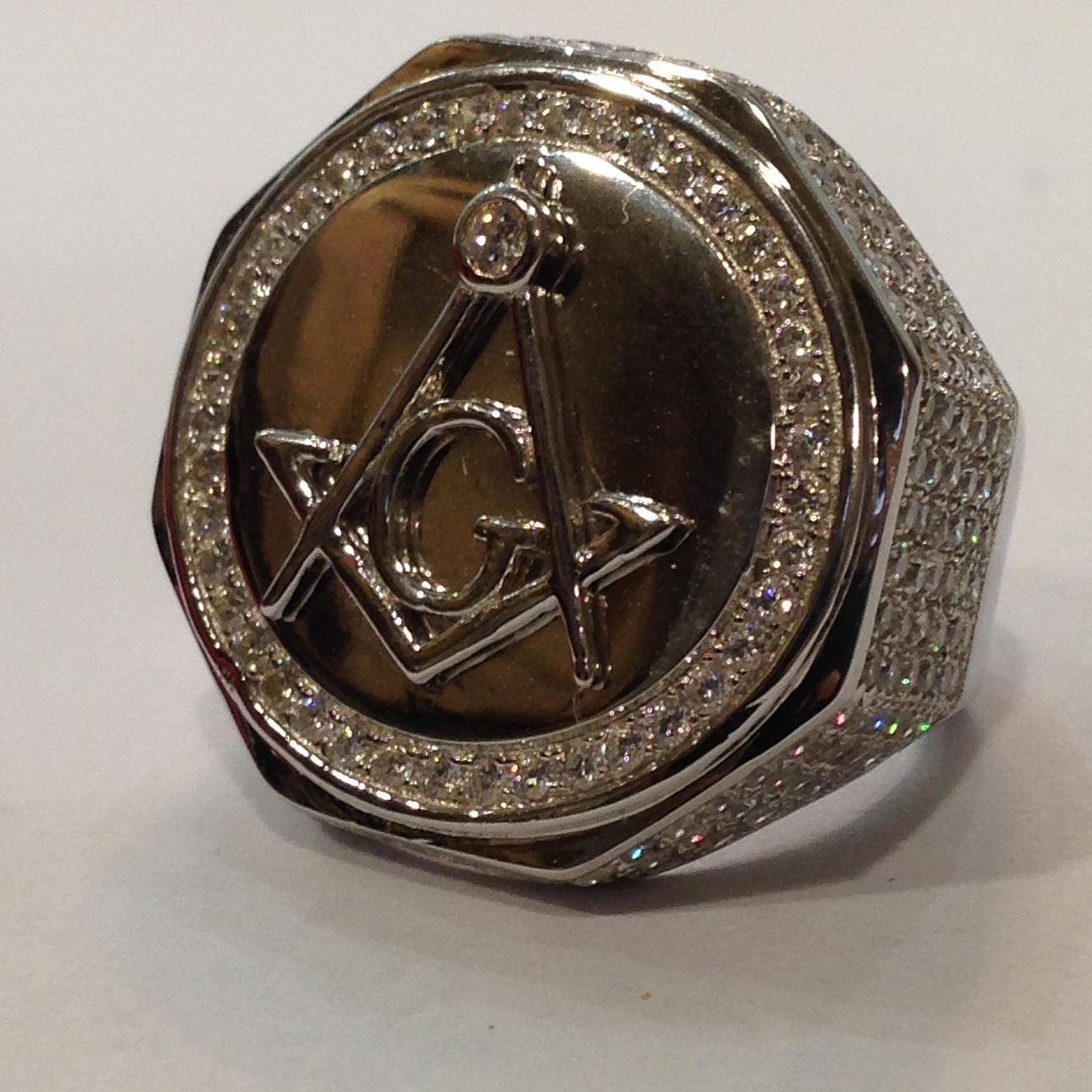 ÅTTKANTIG FRIMURARE RING.