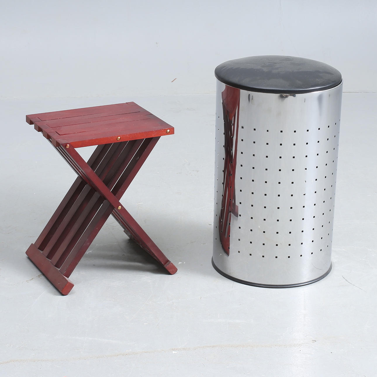 BADRUMSPALLAR, en för tvätt.