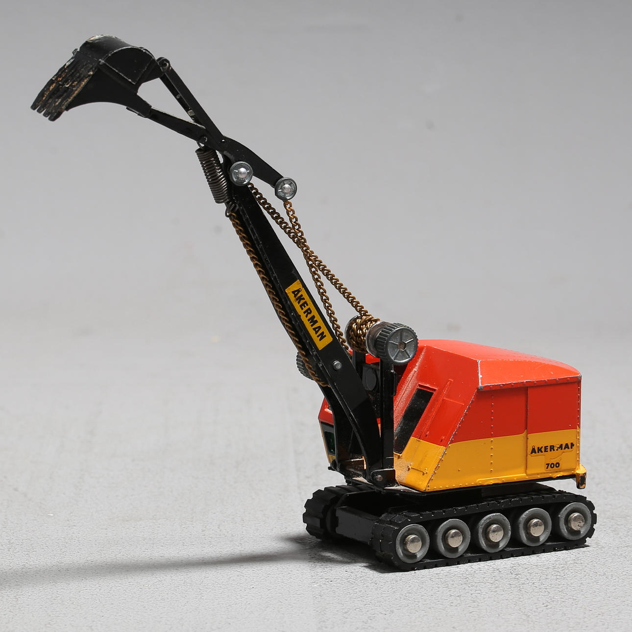 TEKNO. ÅKERMAN 700.