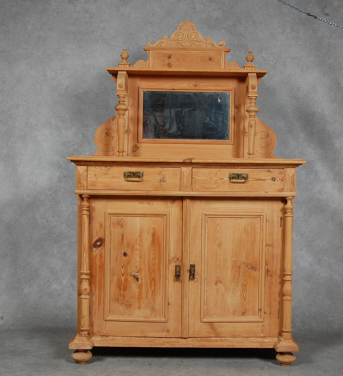 SPEGELSKÄNK, 1800-tal.