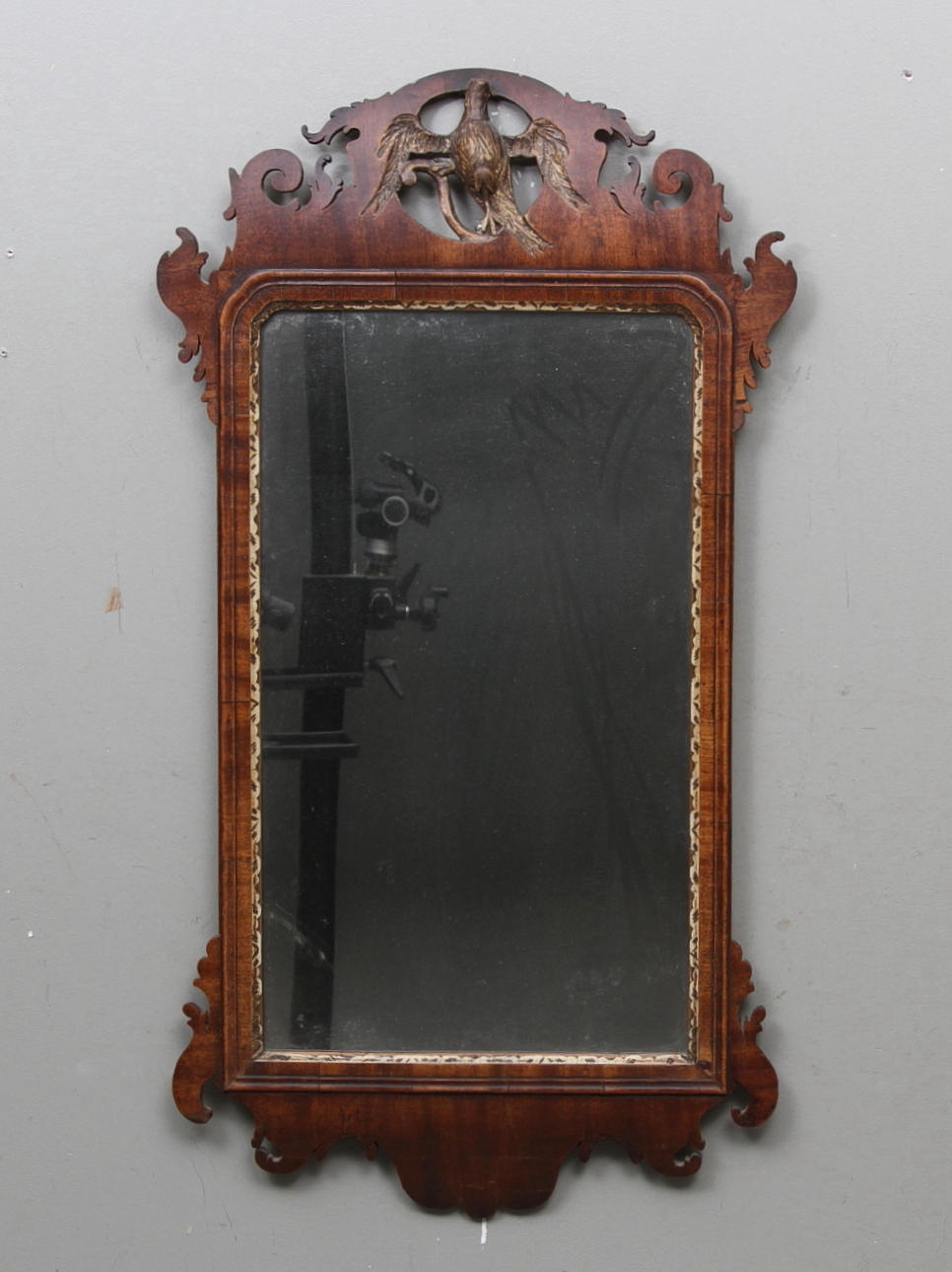 SPEGEL, valnöt, George II-stil, England, 1700/1800-tal.