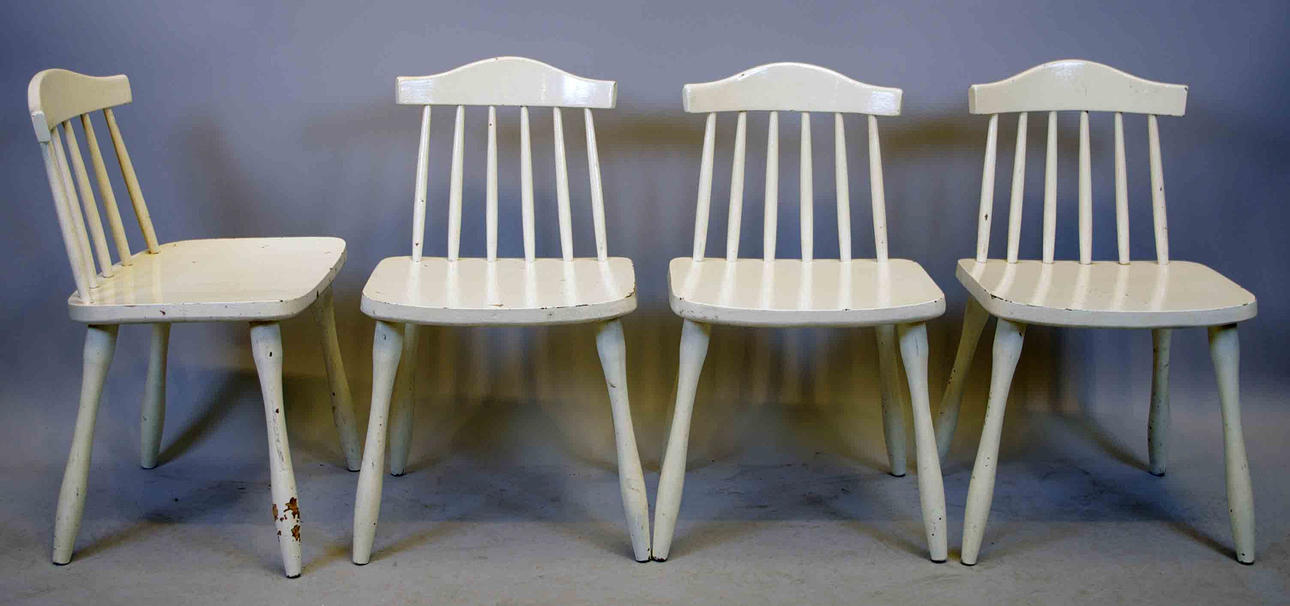 PINNSTOLAR, 4 stycken, vitmålade.