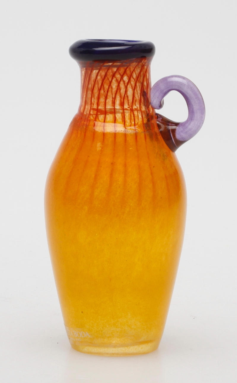 HÄNKELVAS, glas, Kjell Engman, Kosta Boda, signerad.