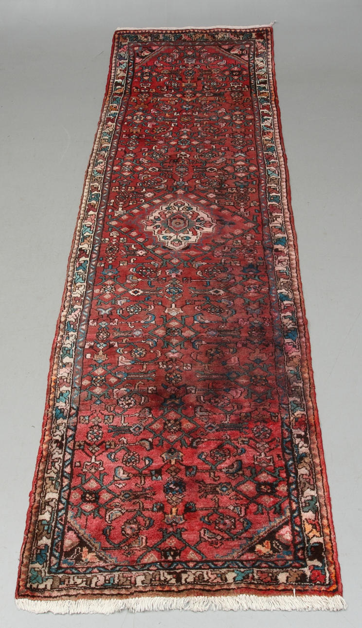 MATTA, orientalisk, ca 295 x 89 cm.